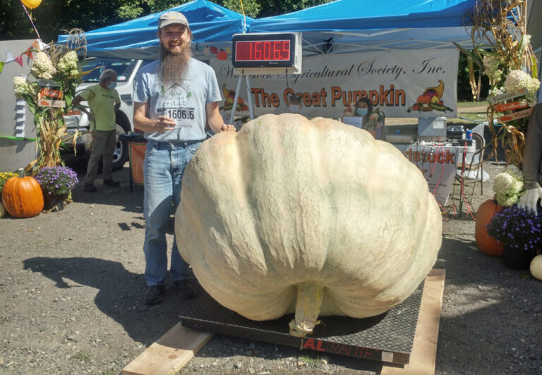 Award winning pumpkin Canton Citizen